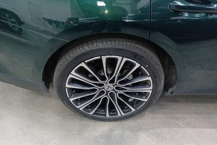 Used MG 7 2023 2.0T Automatic Hunter Luxury Edition Right Rear Wheel Hub