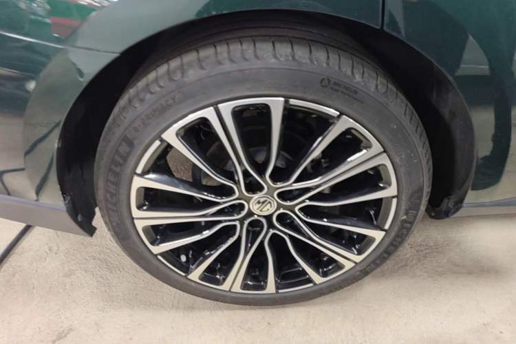 Used MG 7 2023 2.0T Automatic Hunter Luxury Edition Right Rear Wheel Hub