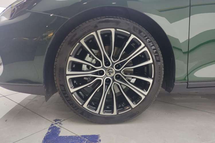 Used MG 7 2023 2.0T Automatic Hunter Luxury Edition Right Rear Wheel Hub