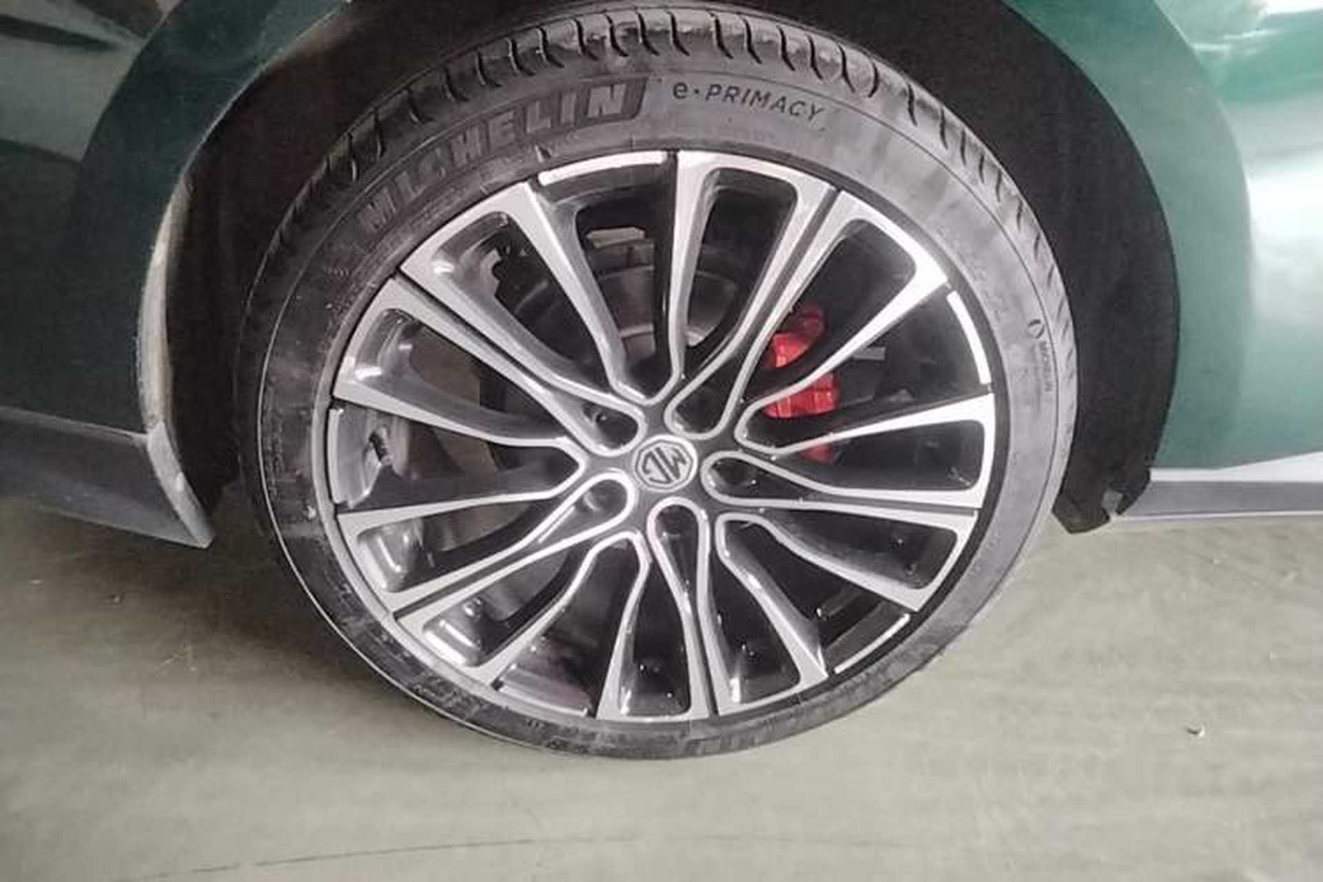 Used MG 7 2023 2.0T Automatic Hunter Luxury Edition Right Rear Wheel Hub