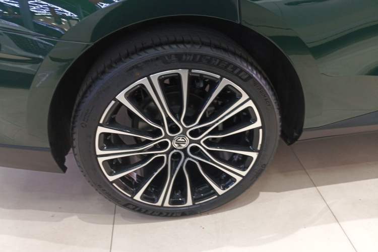 Used MG 7 2023 2.0T Automatic Hunter Luxury Edition Right Rear Wheel Hub