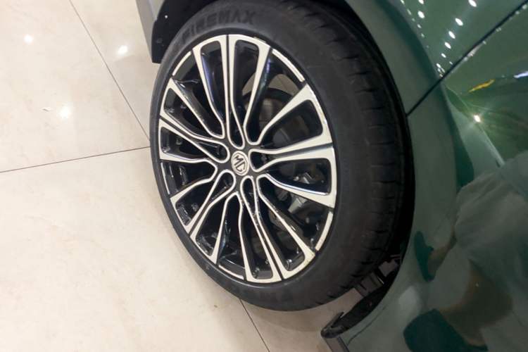 Used MG 7 2023 2.0T Automatic Hunter Luxury Edition Right Rear Wheel Hub