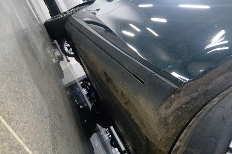 Used MG 7 2023 2.0T Automatic Hunter Luxury Edition Right Side Sill