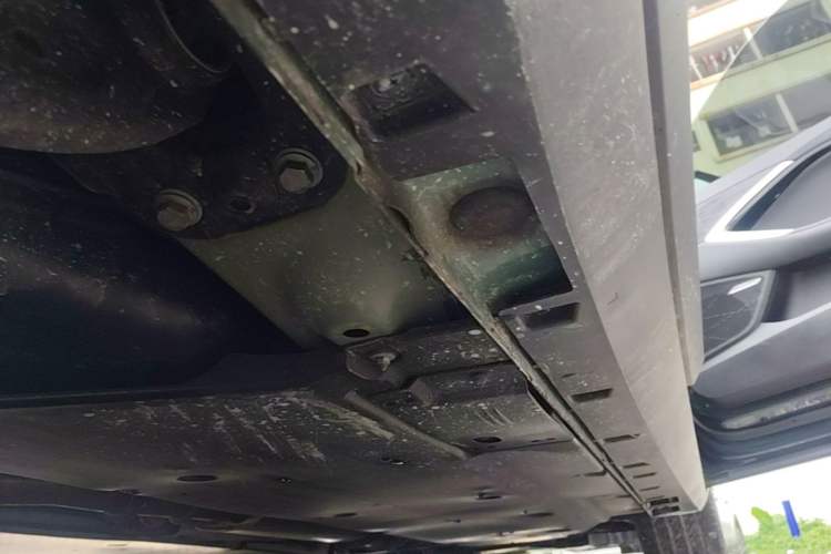 Used MG 7 2023 2.0T Automatic Hunter Luxury Edition Right Side Sill