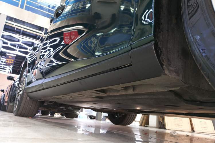 Used MG 7 2023 2.0T Automatic Hunter Luxury Edition Right Side Sill