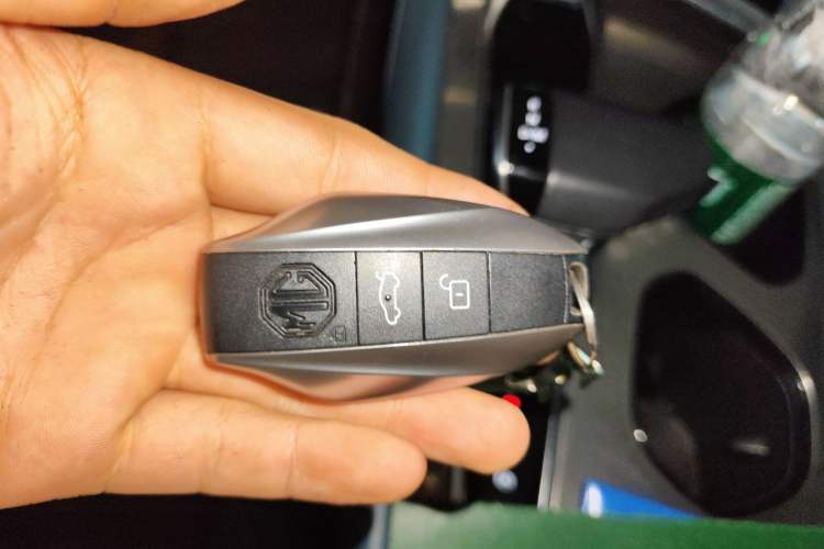 Used MG 7 2023 2.0T Automatic Hunter Luxury Edition Vehicle Key