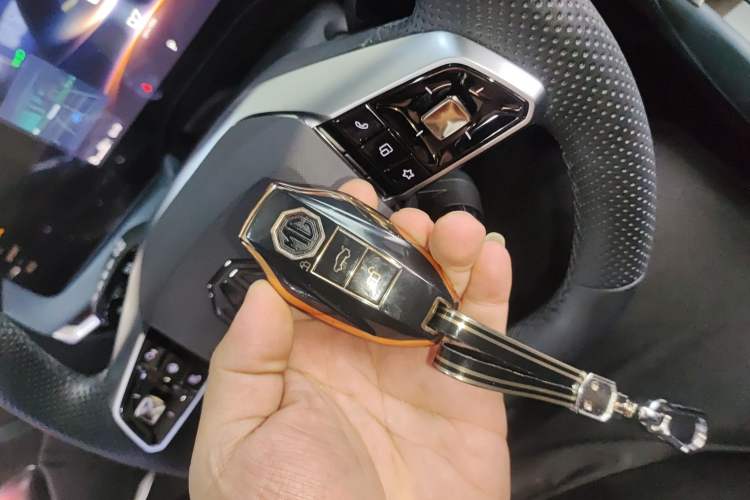 Used MG 7 2023 1.5T DCT Luxurious Supreme Edition Vehicle Key