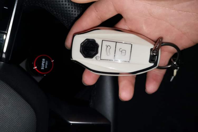 Used MG 7 2023 1.5T DCT Luxurious Supreme Edition Vehicle Key