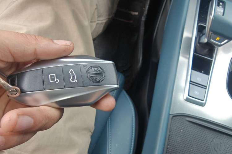 Used MG 7 2023 2.0T Automatic Hunter Luxury Edition Vehicle Key