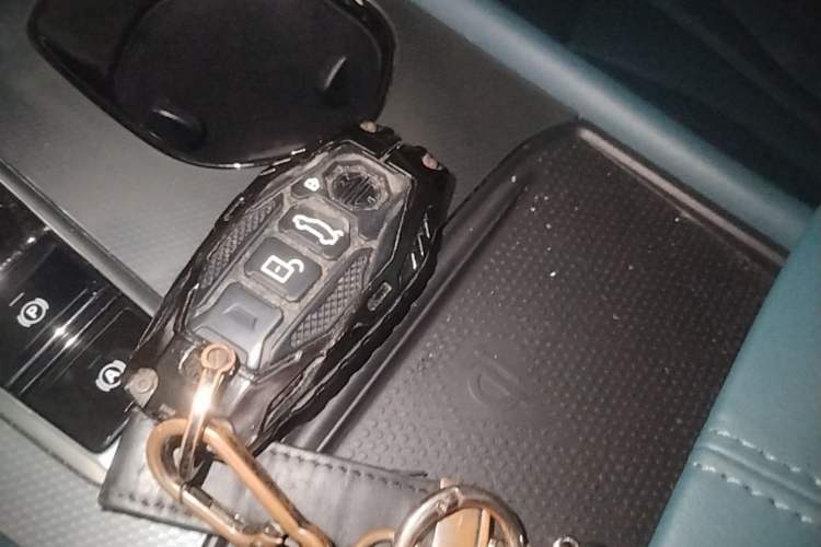 Used MG 7 2023 2.0T Automatic Hunter Luxury Edition Vehicle Key