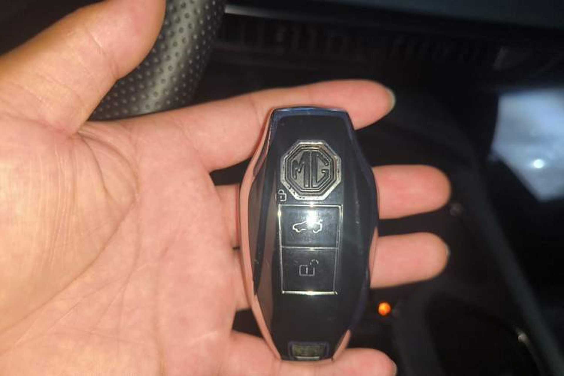 Used MG 7 2023 2.0T Automatic Hunter Luxury Edition Vehicle Key