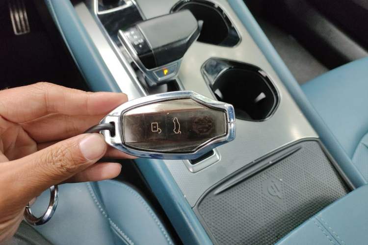 Used MG 7 2023 2.0T Automatic Hunter Luxury Edition Vehicle Key
