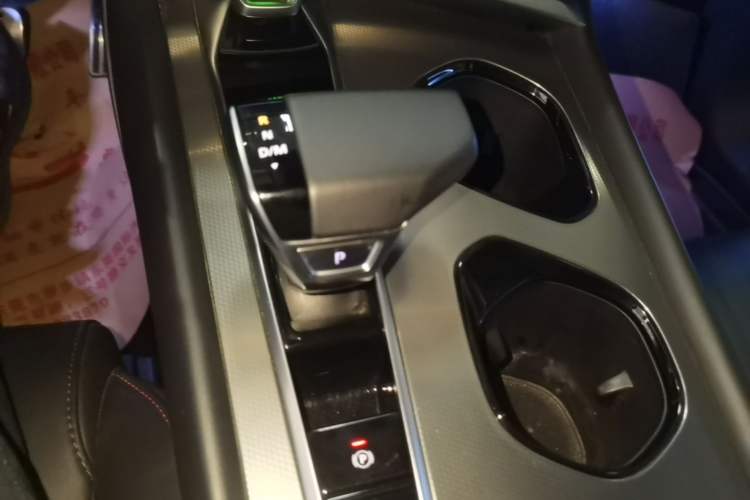 Used MG 7 2023 2.0T Automatic Hunter Luxury Edition Gear Lever