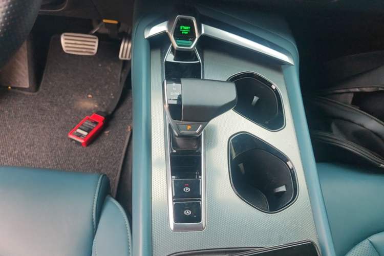 Used MG 7 2023 2.0T Automatic Hunter Luxury Edition Gear Lever