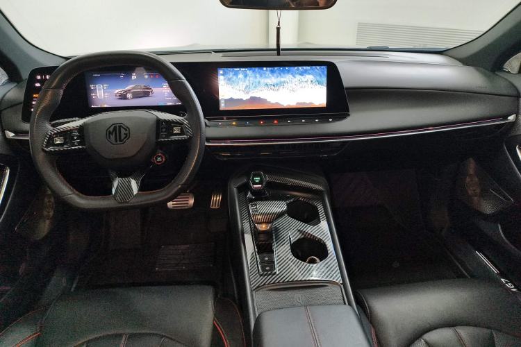 Used MG 7 2023 2.0T Automatic Trophy+ Ignition Glory Edition Center Console