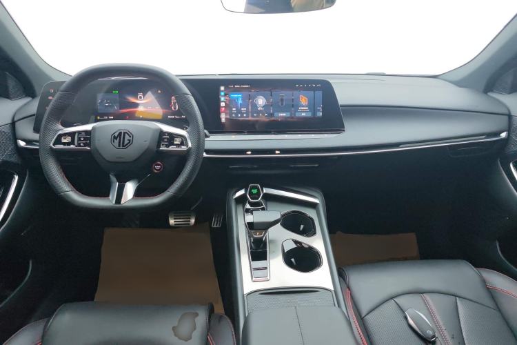 Used MG 7 2023 2.0T Automatic Hunter Luxury Edition Center Console