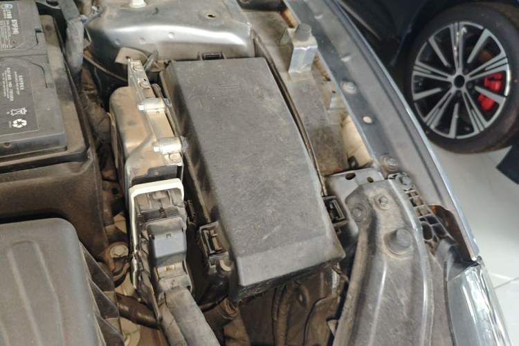 Used MG 7 2023 2.0T Automatic Hunter Luxury Edition Engine Bay Left