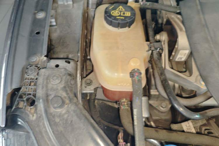 Used MG 7 2023 2.0T Automatic Hunter Luxury Edition Engine Bay Right