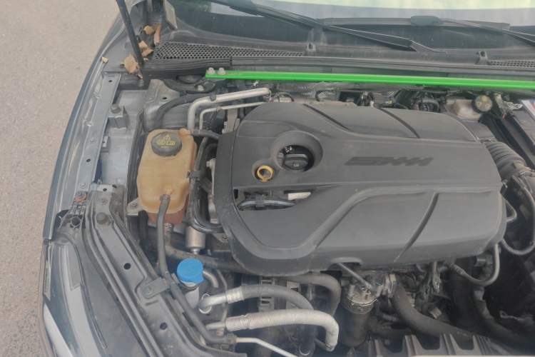 Used MG 7 2023 2.0T Automatic Trophy+ Ignition Glory Edition Engine Bay Right