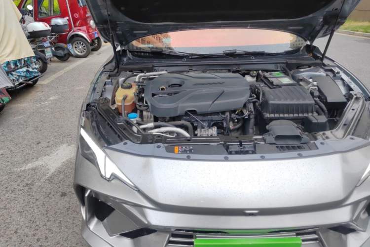 Used MG 7 2023 2.0T Automatic Hunter Luxury Edition Engine Bay Right