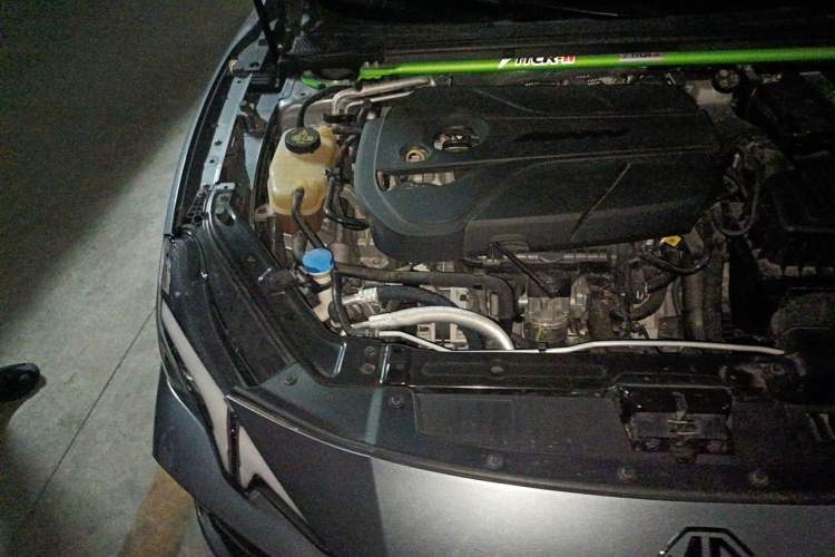 Used MG 7 2023 2.0T Automatic Hunter Luxury Edition Engine Bay Right
