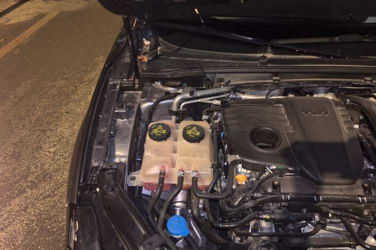Used MG 7 2023 1.5T DCT Luxurious Supreme Edition Engine Bay Right
