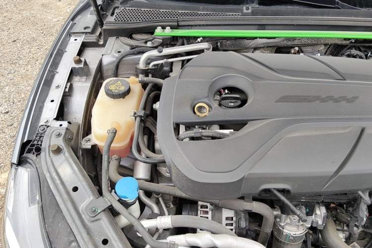 Used MG 7 2023 2.0T Automatic Trophy+ Ignition Glory Edition Engine Bay Right
