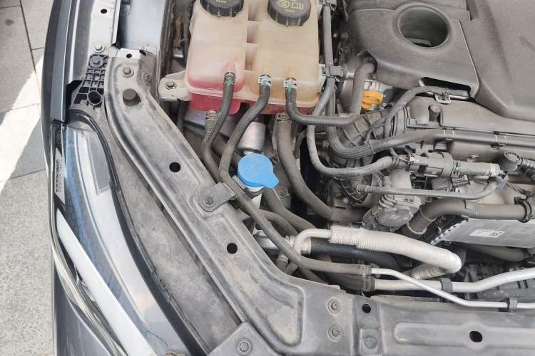 Used MG 7 2023 1.5T DCT Elegant & Graceful Edition Engine Bay Right