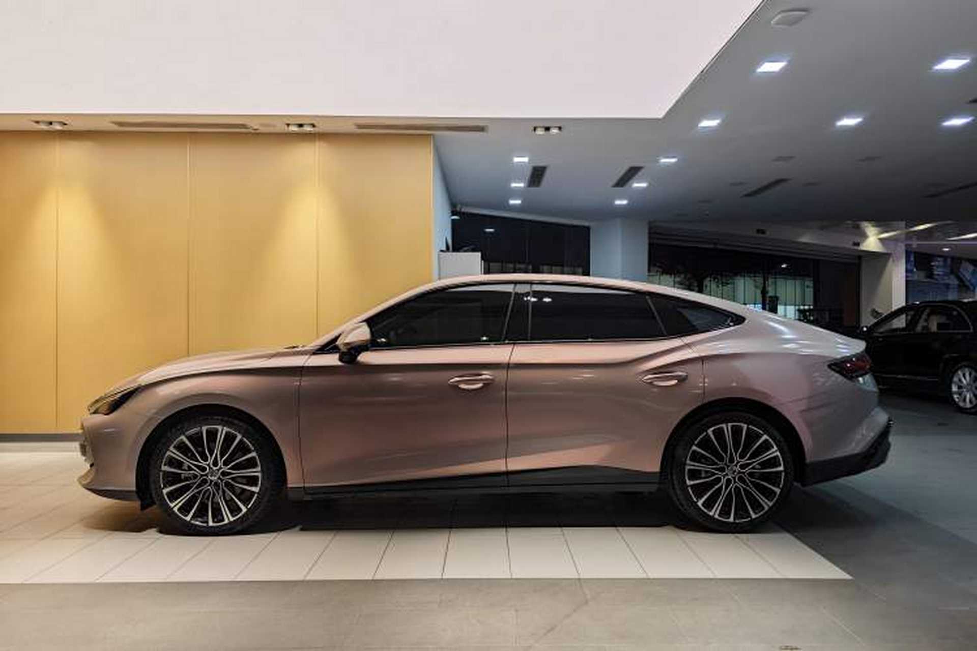 Used MG 7 2023 1.5T DCT Elegant & Graceful Edition Exterior 4