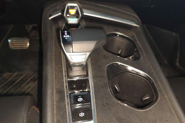 Used MG 7 2023 2.0T Automatic Hunter Luxury Edition Gear Lever