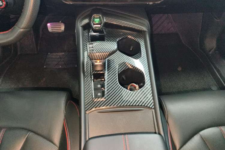 Used MG 7 2023 2.0T Automatic Trophy+ Ignition Glory Edition Gear Lever