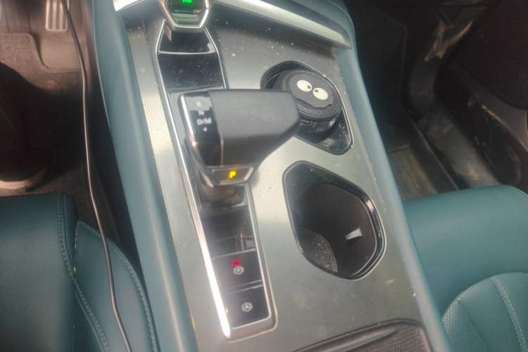 Used MG 7 2023 2.0T Automatic Trophy+ Ignition Glory Edition Gear Lever