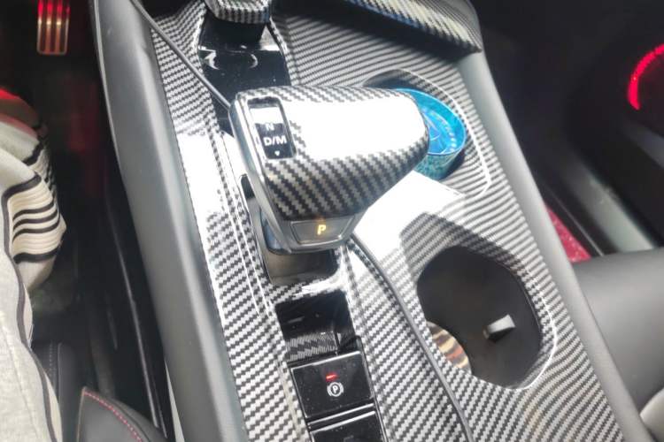 Used MG 7 2023 2.0T Automatic Hunter Luxury Edition Gear Lever