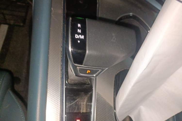 Used MG 7 2023 2.0T Automatic Hunter Luxury Edition Gear Lever