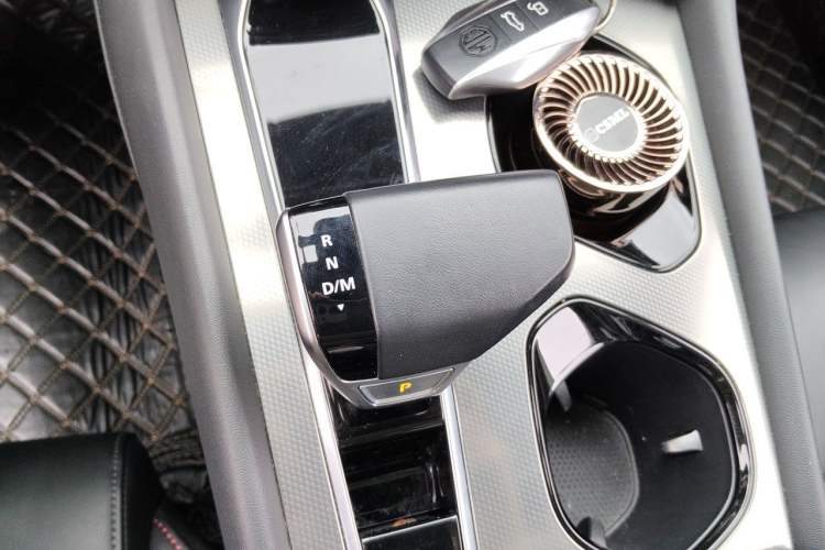 Used MG 7 2023 2.0T Automatic Trophy+ Ignition Glory Edition Gear Lever