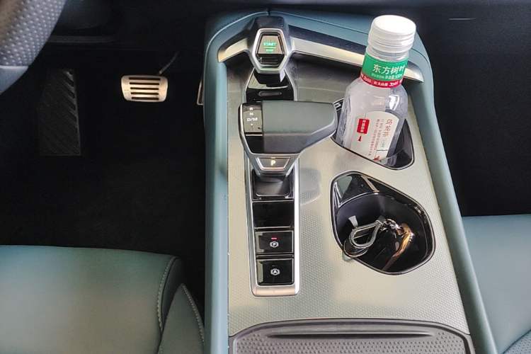 Used MG 7 2023 2.0T Automatic Hunter Luxury Edition Gear Lever