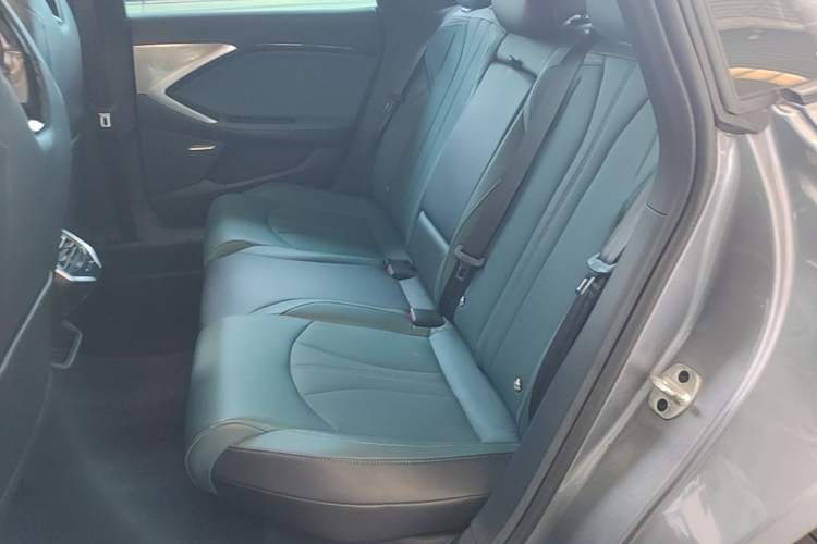 Used MG 7 2023 2.0T Automatic Hunter Luxury Edition Left Rear Seat