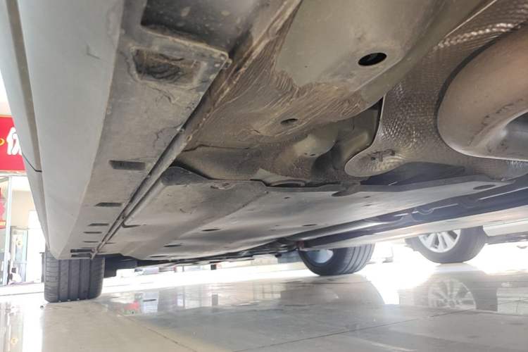 Used MG 7 2023 2.0T Automatic Hunter Luxury Edition Left Side Sill