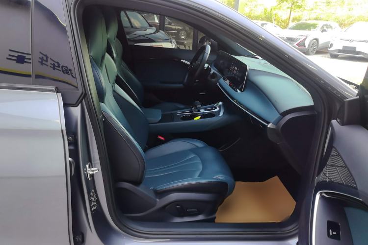 Used MG 7 2023 2.0T Automatic Hunter Luxury Edition Right Front Seat