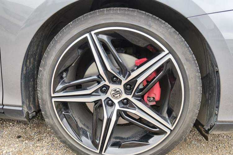 Used MG 7 2023 2.0T Automatic Trophy+ Ignition Glory Edition Right Front Wheel Hub