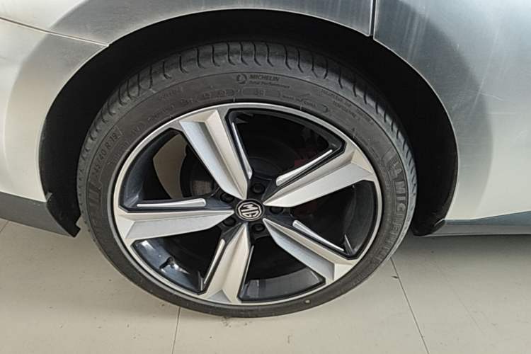 Used MG 7 2023 1.5T DCT Elegant & Graceful Edition Right Rear Wheel Hub