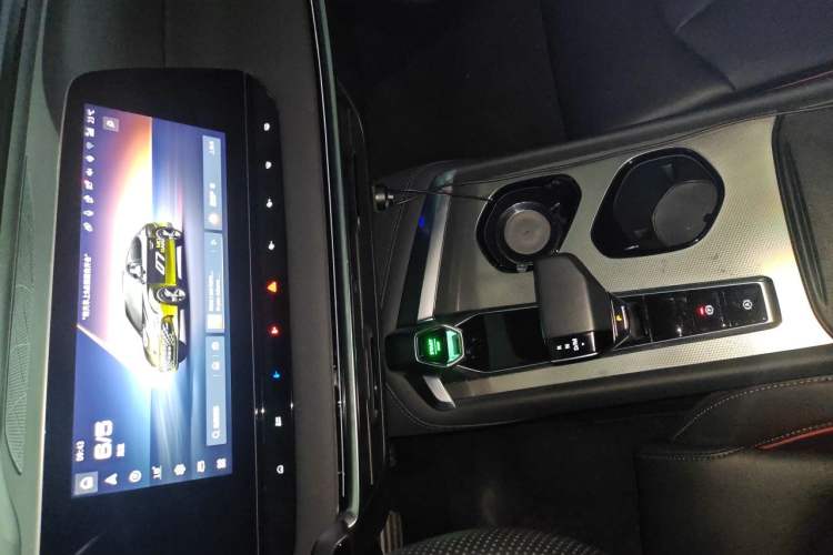 Used MG 7 2023 2.0T Automatic Hunter Luxury Edition Audio And AC Panel