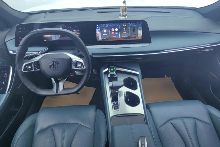 Used MG 7 2023 2.0T Automatic Hunter Luxury Edition Center Console