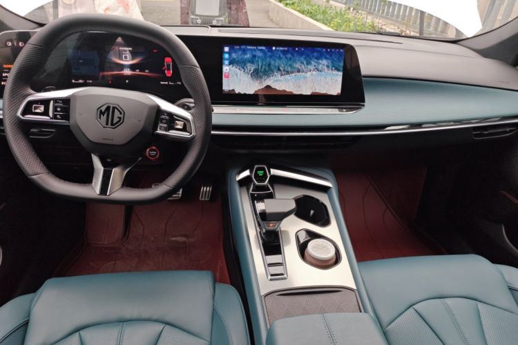 Used MG 7 2023 1.5T DCT Luxurious Supreme Edition Center Console