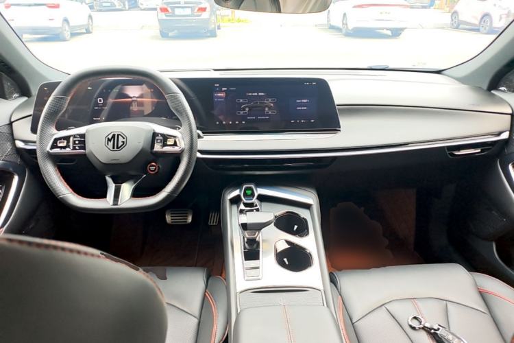 Used MG 7 2023 2.0T Automatic Hunter Luxury Edition Center Console