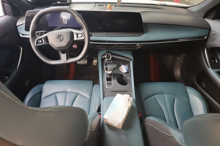 Used MG 7 2023 1.5T DCT Luxurious Supreme Edition Center Console