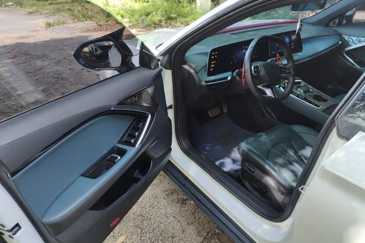 Used MG 7 2023 2.0T Automatic Trophy+ Ignition Glory Edition Driver Seat