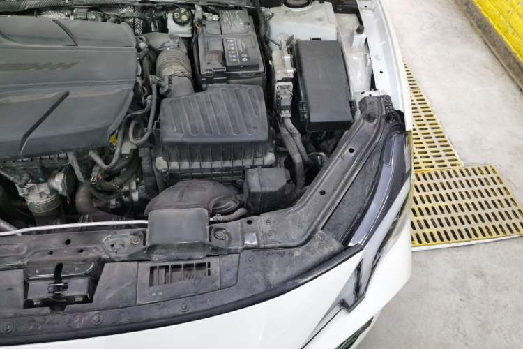 Used MG 7 2023 2.0T Automatic Hunter Luxury Edition Engine Bay Left