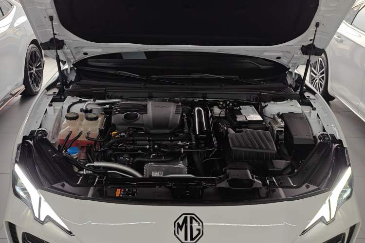 Used MG 7 2023 1.5T DCT Luxurious Supreme Edition Engine Bay
