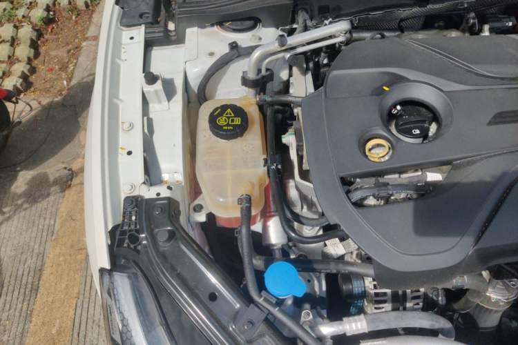 Used MG 7 2023 2.0T Automatic Hunter Luxury Edition Engine Bay Right